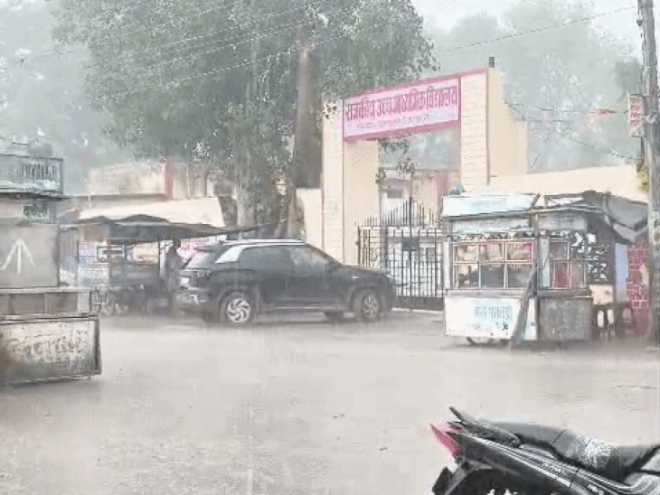 उदयपुर में बारिश के साथ ठंडी हवा चली:  किसान बोले- मक्का, सोयाबीन, उड़द और मूंग की फसल को होगा फायदा - Udaipur News