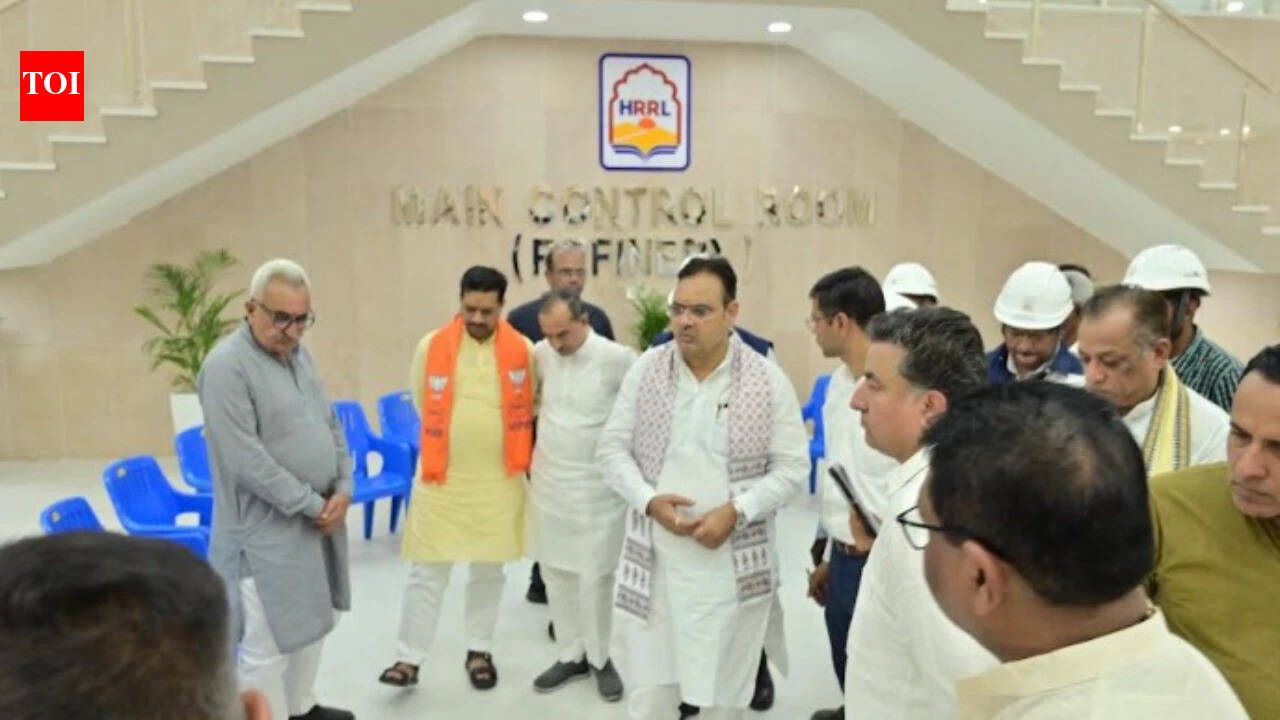 पीएम मोदी के प्रस्तावित दौरे से पहले राजस्थान के मुख्यमंत्री ने पचपदरा रिफाइनरी में तैयारियों की समीक्षा की