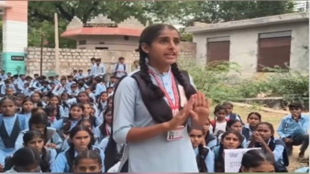 अब, राजस्थान सरकार के स्कूल के छात्रों ने शिक्षकों की कमी के खिलाफ विरोध प्रदर्शन किया, कहा कि वे सड़क जाम करेंगे