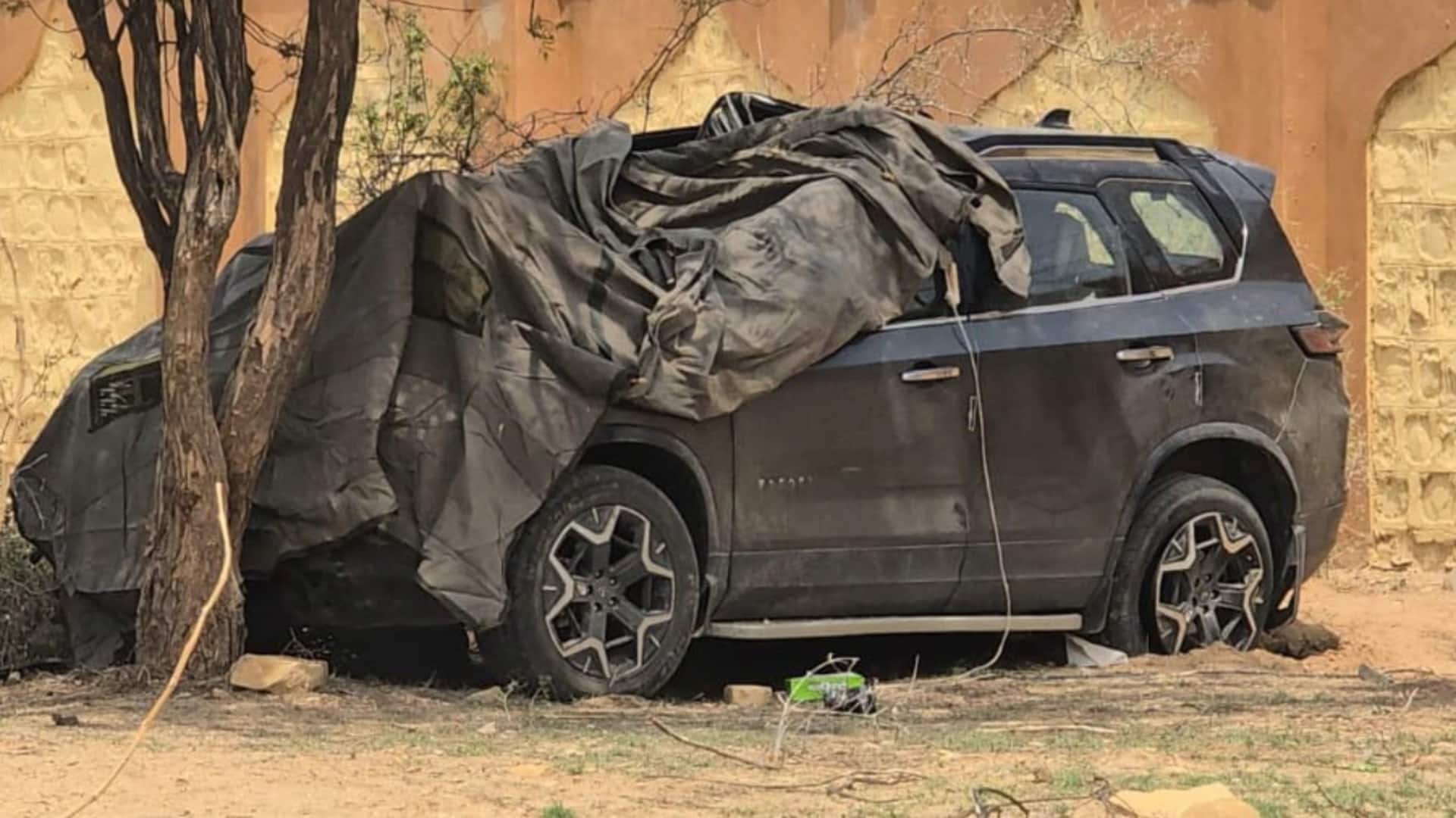 राजस्थान के जैसलमेर में ऊंट से टकराई SUV, सेना के मेजर की मौत; 2 लेफ्टिनेंट घायल