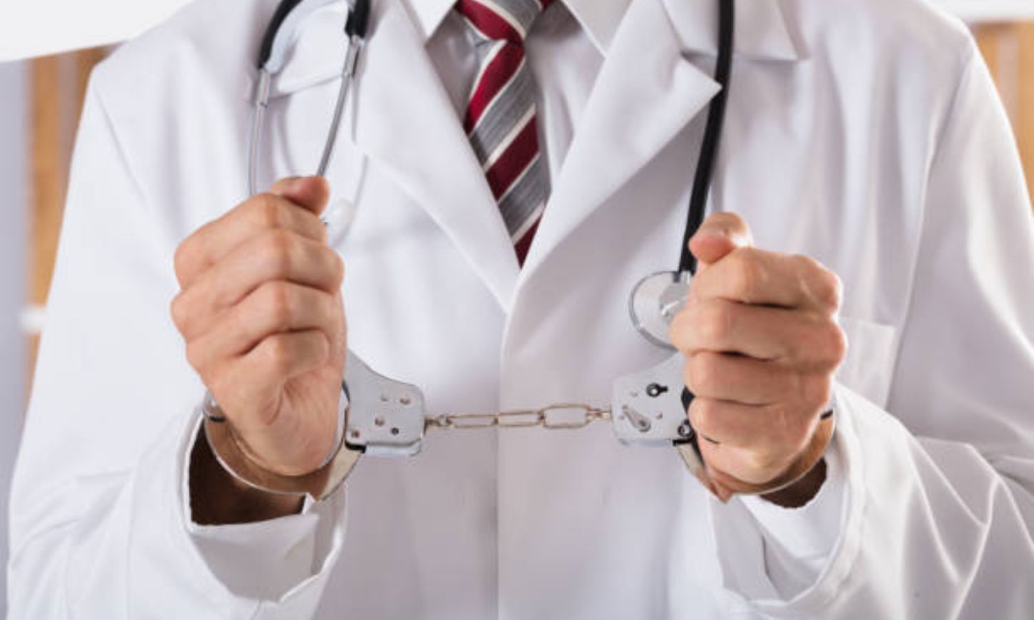 राजस्थान मेडिकल काउंसिल पंजीकरण, इंटर्नशिप प्राप्त करने के लिए नकली एफएमजीई प्रमाणपत्र का उपयोग करने के आरोप में 3 मेडिकोज को गिरफ्तार किया गया