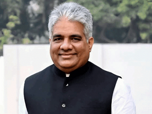 भूपेन्द्र यादव के दफ्तर में बड़ा फेरबदल: चार निजी सचिव हटाए गए; दो की सेवाएं समाप्त - जयपुर न्यूज़