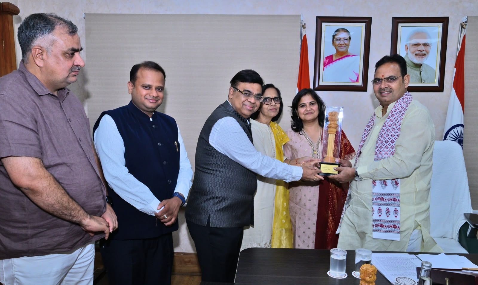 माननीय मुख्यमंत्री भजनलाल शर्मा एवं माननीय उपमुख्यमंत्री दिया कुमारी जी से मिला राजस्थान फाउंडेशन बैंगलोर चैप्टर का प्रतिनिधिमंडल,