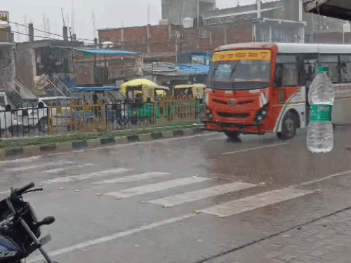 प्रयागराज में सुबह से झमाझम बारिश, देखें तस्वीरें....:  एक सप्ताह बाद मानसून सक्रिय, अगले 5 दिन बारिश के आसार - Prayagraj (Allahabad) News