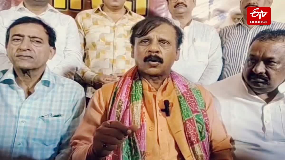 गोरखपुर में व्यापारी नेता संदीप बंसल बोले- ई-कॉमर्स पर नियामक आयोग बनाए सरकार, 3 सितंबर को लखनऊ में होगी हुंकार