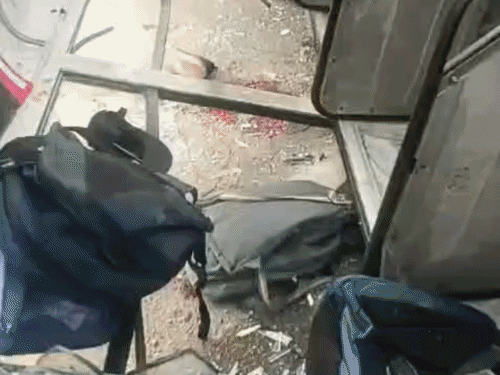 स्कूल बस से टकराई तेज रफ्तार स्कॉर्पियो, 18 बच्चे घायल:  बस के अंदर फंसे बच्चों को लोगों ने निकाला; 8 स्टूडेंट गंभीर हालत में जयपुर रेफर - Jaipur News