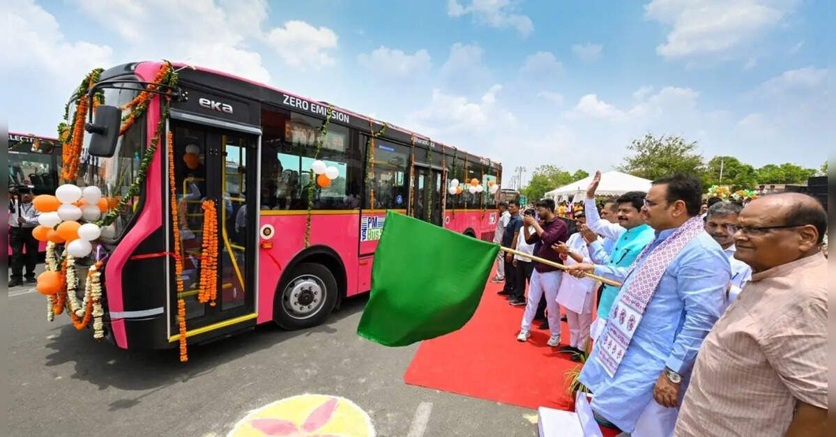 राजस्थान ने सार्वजनिक परिवहन को बढ़ावा देने के लिए 144 नई बसें जोड़ीं, मुख्यमंत्री ने हरी झंडी दिखाई