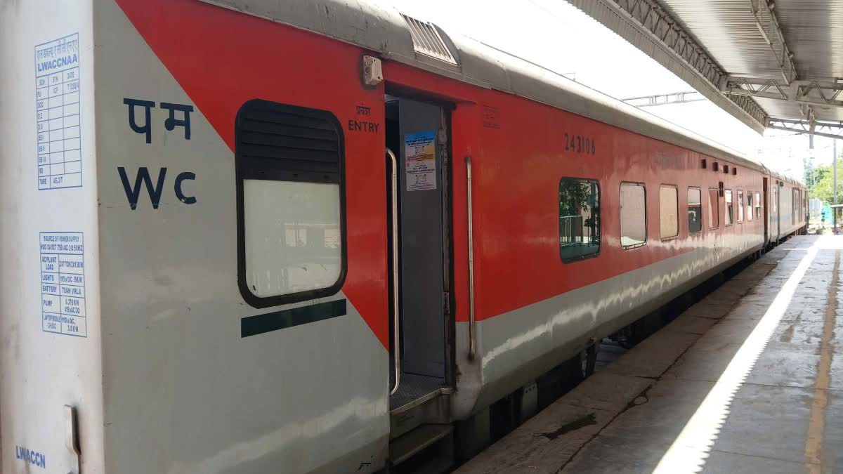 रेलवे ने कोटा-जयपुर होकर चलने वाली दो स्पेशल ट्रेनों को नियमित कर दिया है
