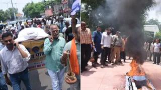 निर्दलीय सांसद पप्पू यादव का उत्तर प्रदेश में विरोध तेज, निकाली गई शव यात्रा और फूंका गया पुतला - independent mp from bihar on radar after his act against sanatan effigy burnt in lucknow