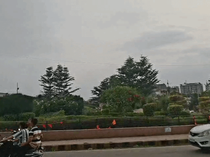 उदयपुर में आज तेज बारिश का ऑरेंज अलर्ट: बंगाल की खाड़ी के सिस्टम का असर, तापमान 32.4 डिग्री पहुंचा - Udaipur News