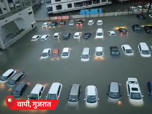 भारत से दक्षिण-कोरिया तक 7000KM लंबी बादलों की बेल्ट: गुजरात के उमरगाम में 43 इंच बारिश, महाराष्ट्र के पालघर में बाढ़ जैसे हालात, कई ट्रेनें कैंसिल