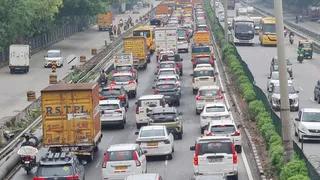 NHAI ने पहले किए होते इंतजाम तो न डूबता दिल्ली-जयपुर हाईवे, 3 दिन की बारिश ने खोली पोल; 10 साल से लोग परेशान
- delhi jaipur highway waterlogging exposes nhai failure after rain