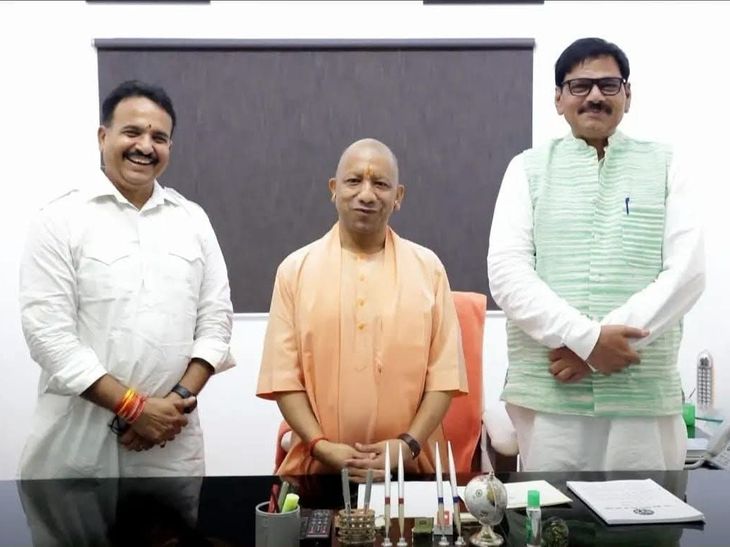 मुख्यमंत्री योगी आदित्यनाथ से मिले विधायक संजय शर्मा:  अनूपशहर के विकास और प्रमुख मुद्दों पर हुई चर्चा - Bulandshahar News