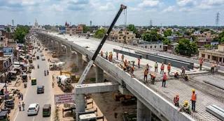गोरखपुर : दो महीने में बनकर तैयार होगा पादरी बाजार फ्लाईओवर, CM योगी का काफिला निकलने के बाद काम ने पकड़ी रफ्तार
- gorakhpur padri bazar flyover cm yogi visit speeds up work