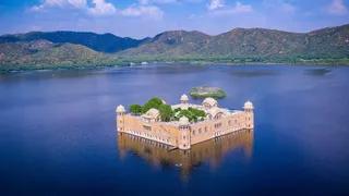 250 सालों से पानी में डूबी हैं Jal Mahal की 4 मंजिलें, मॉडर्न आर्किटेक्चर को आज भी दे रहीं टक्कर
- not a residence the fascinating history of jaipur jal mahal as a royal chill zone