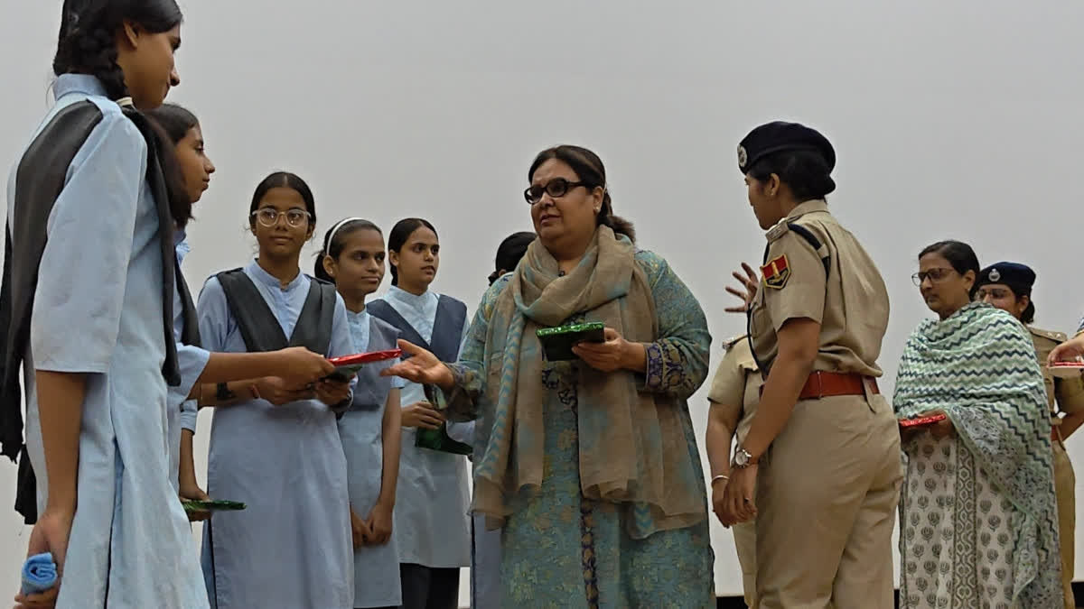 बूंदी व अलवर में महिला सुरक्षा संकल्प अभियान: आह्वान-डर नहीं, अधिकार के साथ पुलिस तक पहुंचें महिलाएं