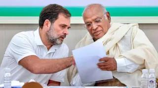 यूपी कांग्रेस में बड़े बदलाव की तैयारी, बदले जाएंगे कई जिलों और शहरों के अध्यक्ष; शीर्ष नेतृत्व ने दिए संकेत
- congress signals major leadership changes in up ahead of polls