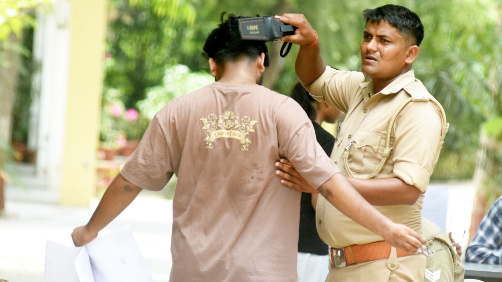 NEET पुनः परीक्षा: राजस्थान जिले में फोटोस्टेट कियोस्क बंद, असम में पुलिस ने छात्रों की तलाशी ली