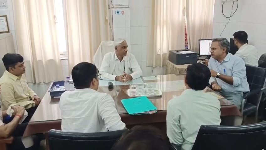 Rajasthan: बांसवाड़ा में 4 प्रसूताओं की मौत की जयपुर से होगी हाईलेवल जांच, अस्पताल पहुंची विशेषज्ञों की टीम