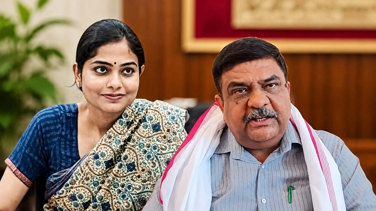 अपनी ही सरकार में धरने पर बैठे राजस्थान के ये मंत्री, IAS अर्तिका शुक्ला के खिलाफ खोला मोर्चा, जानें वजह