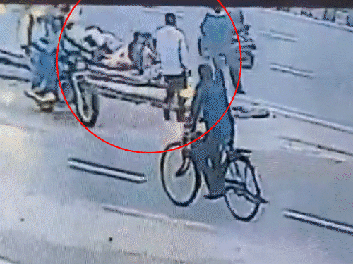 जहां 5 मौत, वहां 6 बड़ी खामियां: जयपुर-अजमेर हाईवे पर 10 किमी में 40 से ज्यादा अवैध स्टॉपेज, रेलिंग कूदकर हाईवे क्रॉस कर रहे - Rajasthan News