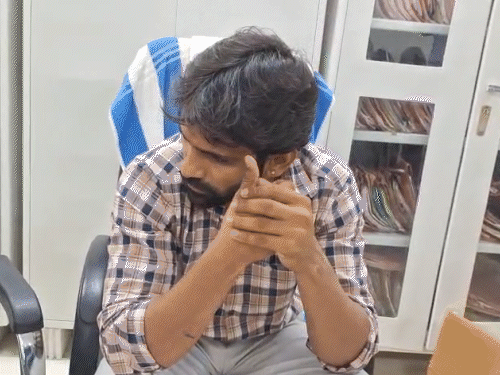 रीको के सीनियर-DGM रिटायरमेंट से 21-दिन पहले रिश्वत लेते गिरफ्तार: जूनियर असिस्टेंट को भी पकड़ा; 2 कामों के लिए मांगी थी अलग-अलग घूस - Ajmer News