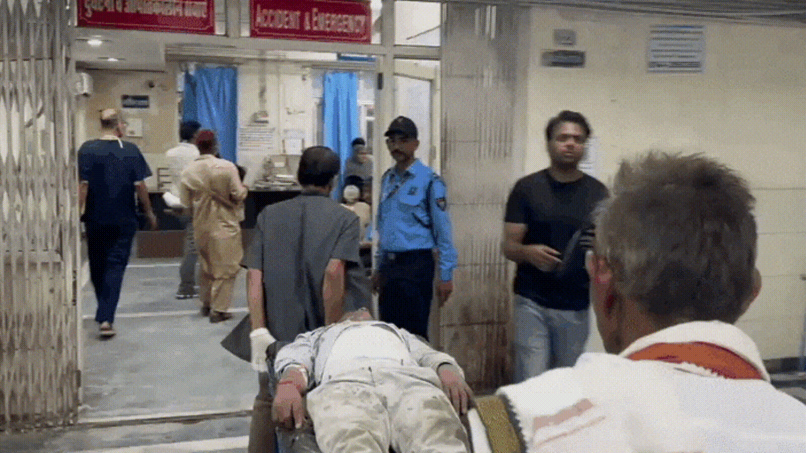 निर्माणाधीन बिल्डिंग की छत गिरी, 11 मजदूर घायल; 7-8 की हालत गंभीर