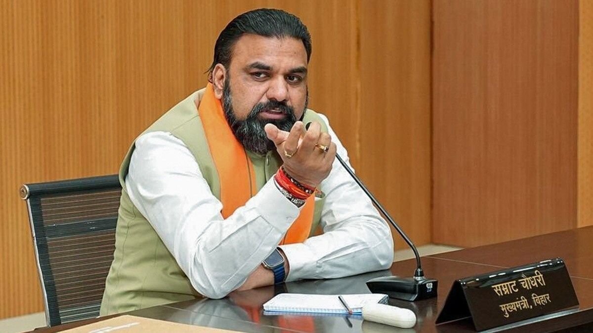बिहार में राजस्व विभाग का बड़ा एक्शन, 12 अधिकारियों पर विभागीय कार्रवाई शुरू, दो महीने में 82 पर गिरी गाज
