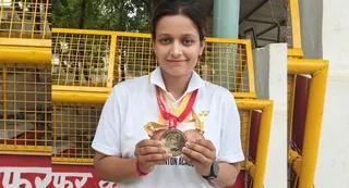 रैकेट से वर्दी तक का सफर: जानें वाराणसी की अंतरराष्ट्रीय बैडमिंटन स्टार रुद्राणी जायसवाल की कहानी
 - rudrani jaiswal varanasi badminton star joins up police