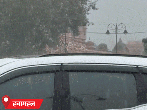 जयपुर में तेज बारिश, गलताजी की सीढ़ियों पर बहा पानी:  कानोता बांध लबालब, चादर चली, तूंगा, रामपुरा डाबरी के पास 19MM बरसे बादल - Jaipur News