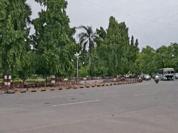 उदयपुर में सुबह से बादल छाए,लेकिन बारिश का अलर्ट नहीं: उमस वाली गर्मी बनी रहेगी, एक्सपर्ट बोले- कुछ दिन बाद तेज बरसात होगी - Udaipur News
