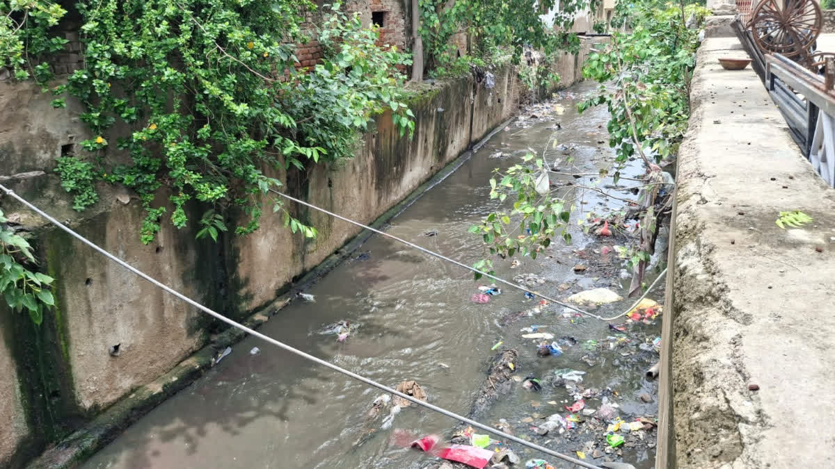 अजमेर में जलभराव की समस्या: मानसून सिर पर, लेकिन नालों की सफाई का काम अभी भी अधूरा