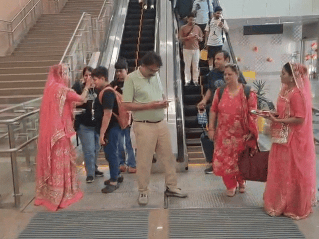 जोधपुर का नया एयरपोर्ट टर्मिनल यात्रियों के लिए शुरू: बेंगलुरु से आई पहली फ्लाइट; शेखावत बोले-गहलोत अपने ही लोगों को नाकारा-निकम्मा बोलते हैं,हमारा कैसे दिखेगा - Jodhpur News