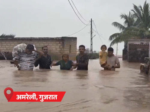 भारी बारिश: त्र्यंबकेश्वर मंदिर बंद, नासिक में बादल फटने की आशंका