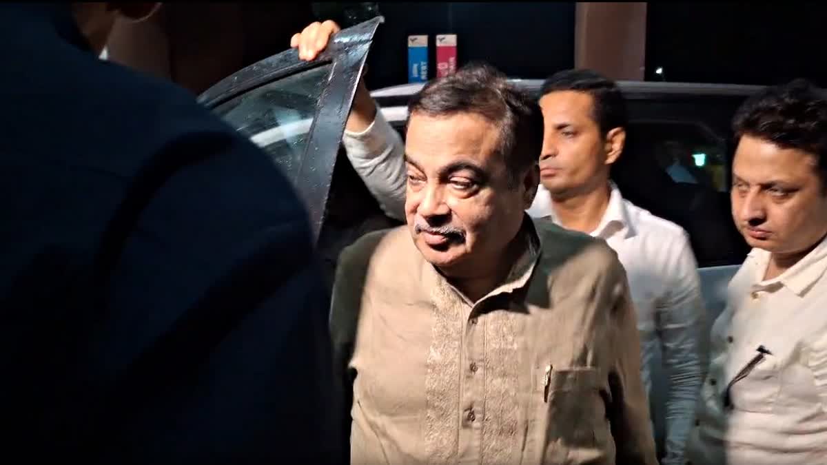देर रात मंदसौर पहुंचे नितिन गडकरी, दिल्ली मुंबई एक्सप्रेसवे पर पैनी नजर, राजस्थान होते हुए पहुंचे मध्य प्रदेश