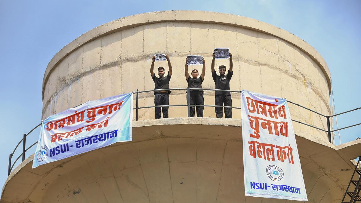 राजस्थान में छात्र आंदोलन तेज: एनएसयूआई नेताओं ने उपमुख्यमंत्री से मिलने का काम