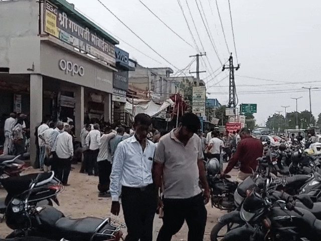 जोधपुर में मोबाइल दुकानदार को चाकू मारा, एक आरोपी गिरफ्तार: पुलिस ने दो नाबालिग को किया डिटेन; विरोध में दुकानदारों ने बंद रखा मार्केट - Jodhpur News