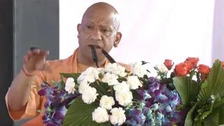सीएम योगी आदित्यनाथ का कांग्रेस पर तीखा हमला, बोले-आजादी के बाद सत्ता संभालने वालों ने किया क्रांतिकारियों का अपमान - cm yogi adityanath fires on congress on kakori action 100th anniversary