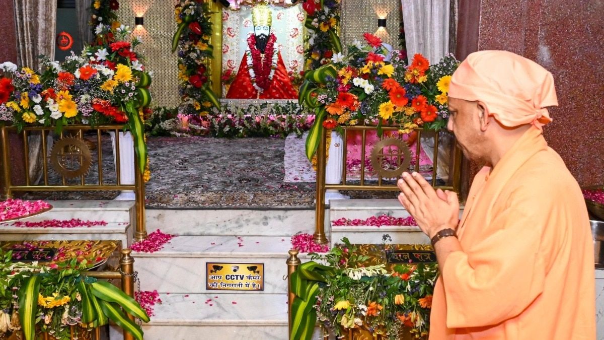 'संत रविदास' शुरुआत हैं, योगी के तरकश में कई तीर... अखिलेश के PDA फार्मूले को ध्वस्त करने का प्लान