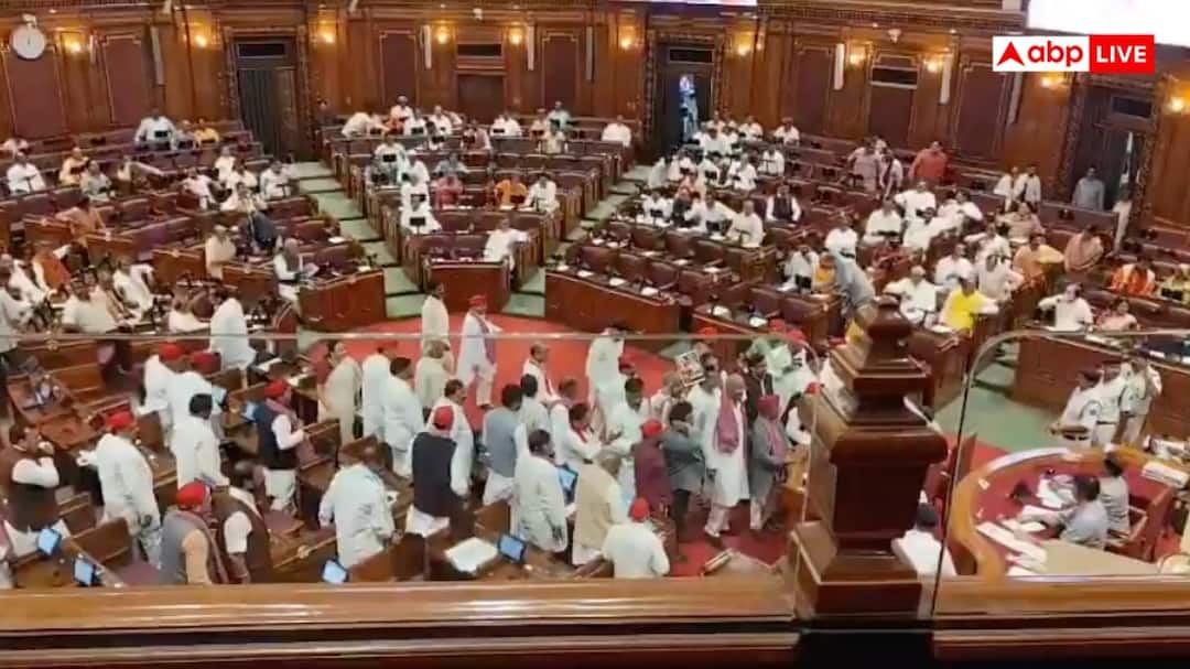 यूपी विधानसभा में CM योगी की तस्वीर दिखाने पर बवाल, सपा MLA सचिन यादव निष्कासित