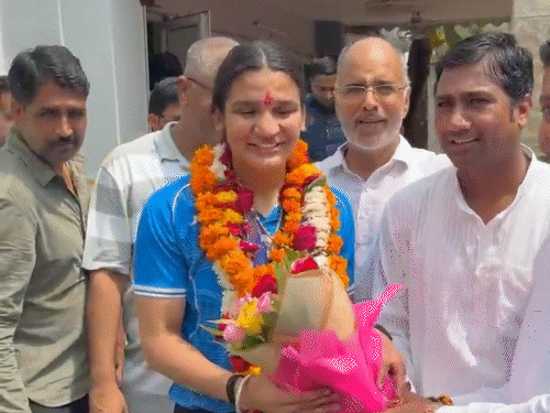'पिता ने कहा था,बॉक्सिंग तुम्हारा शौक है, मजबूरी नहीं': कॉमनवेल्थ में गोल्ड जीतने वाली अरुंधति बोलीं- लोग कहते थे, खेल में जिंदगी खराब हो जाएगी - Jaipur News