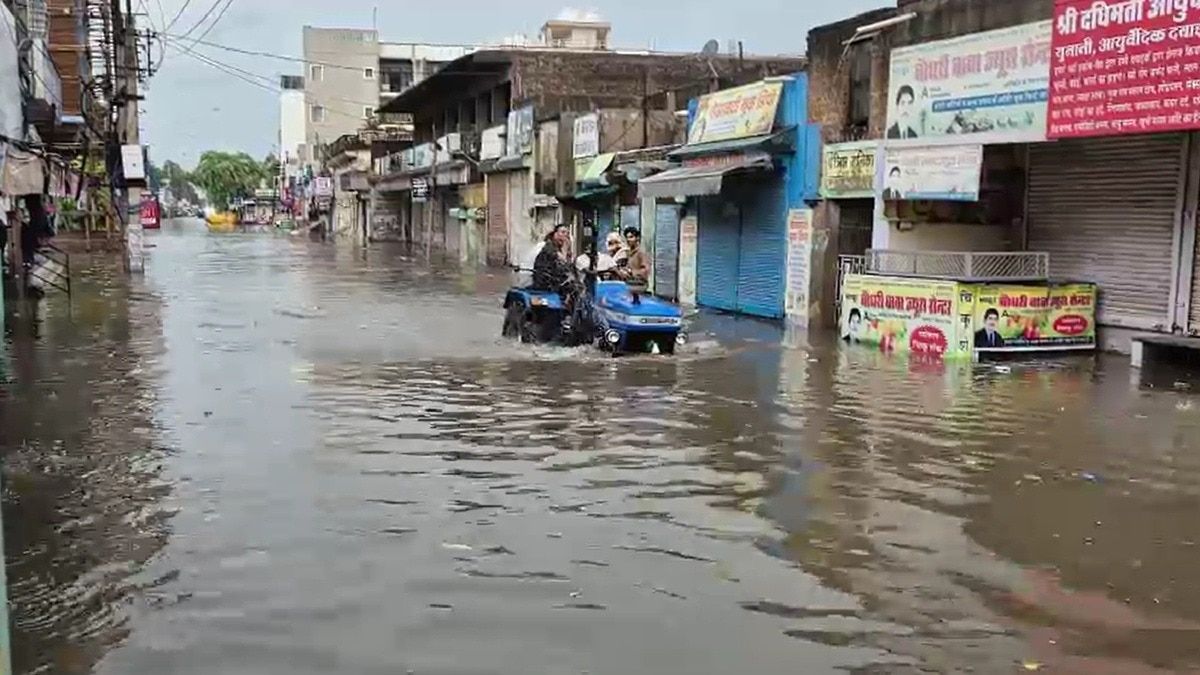 रेगिस्तान में बरसा सावन, फतेहपुर बस स्टैंड बना टापू, कई इलाके जलमग्न