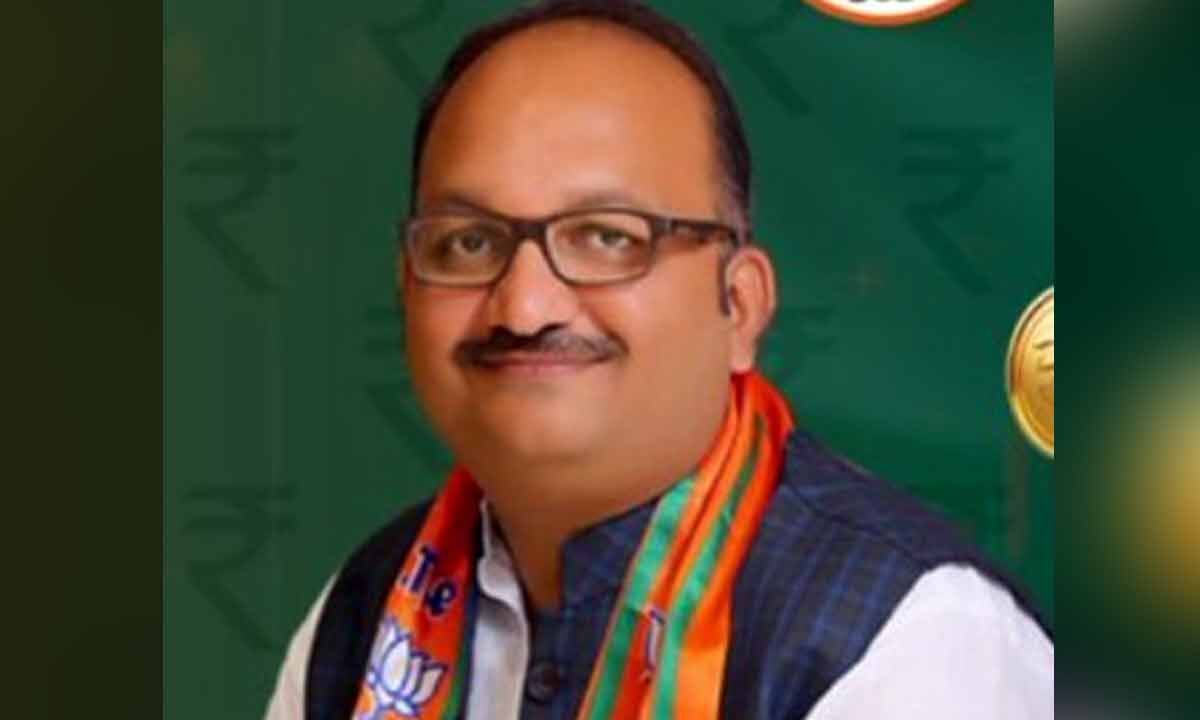 राजस्थान विधायक ने कर्मचारी स्थानांतरण अनुरोधों को संभालने के लिए 'स्थानांतरण मंदिर' स्थापित किया