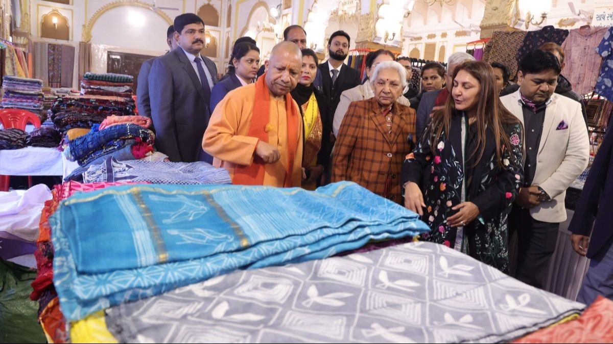 उत्तर प्रदेश कैसे पारंपरिक कारीगरों को प्रशिक्षण, आधुनिक उपकरणों से समर्थन दे रहा है
