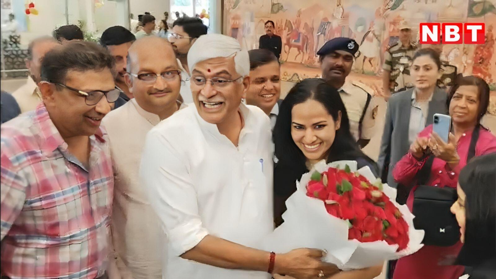 जोधपुर एयरपोर्ट के नए टर्मिनल पर उतरी पहली फ्लाइट, खुद स्वागत करने पहुंचे गजेंद्र शेखावत, यात्री बोले- मजा आ गया