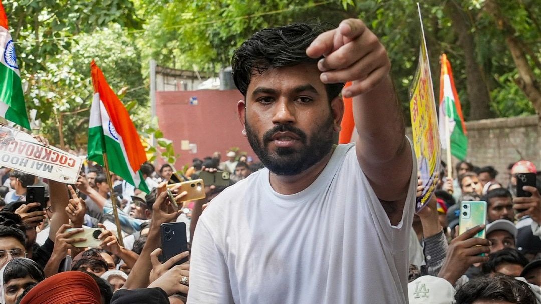 जयपुर थप्पड़ कांड पर अभिजीत दिपके का पहला बयान: हमलावर को माफ कर बेरोजगारी पर उठाए बड़े सवाल!
