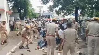 राजस्थान: नीट पेपर लीक विरोध में बांसवाड़ा में बवाल, पुलिस ने किया लाठीचार्ज; कई घायल - uproar in banswara over neet paper leak protest police resort to lathi charge
