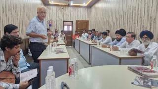 वाराणसी से उठी गुलामी की निशानी को मिटाने की आवाज, कारोबारियों की इस मांग ने पकड़ा जोर
- the voice of erasure of the signs of slavery from varanasi the demand of the businessmen