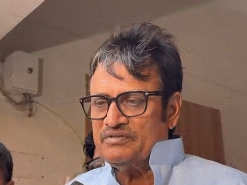 राठौड़ बोले-गहलोत के सांस लेने के पीछे भी राजनीति: पूनिया ने कहा-उनकी छवि तिकड़मबाज; कांग्रेस के पूर्व विधायक बोले- बुढ़ापे में ऐसा हो जाता है - Jaipur News