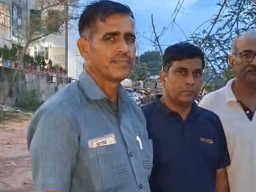 पूर्व सैनिकों का आरोप- पुलिस ने हमें भू-माफिया कहा: 22 साल पहले खरीदे प्लॉट पर बाउंड्री बनाने नहीं दी; SHO ने कहा- दोनों पक्षों से रिकॉर्ड मांगे - Jaipur News